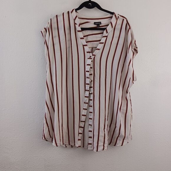 Torrid White & Red Stripe Button Front Dolman sleeveless Top size 1X - Picture 2 of 5